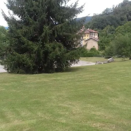 Monolocale Lago Di Ghirla アパート *